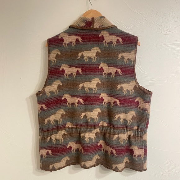 Woolrich Reversible Woven Horse Vest - Picture 5 of 10